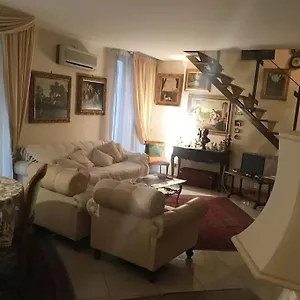 The Trip House - Between The Center And The Sea - Free Wifi And Jacuzzi Appartamento Catania
